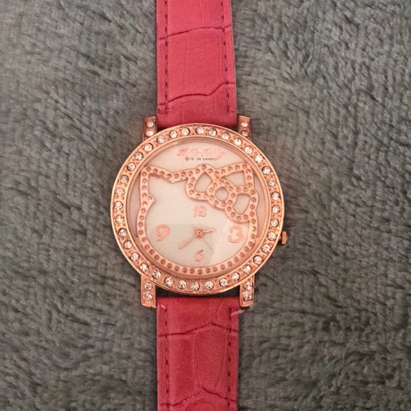 NWT rose gold diamond face Hello Kitty watch - Picture 2 of 8
